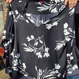 Vince Camuto V-Neck Ruffle Sleeve Blouse XL